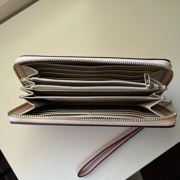 GUESS Large Zip-Round Wallet/Wristlet - Pink - Picture 3 of 3